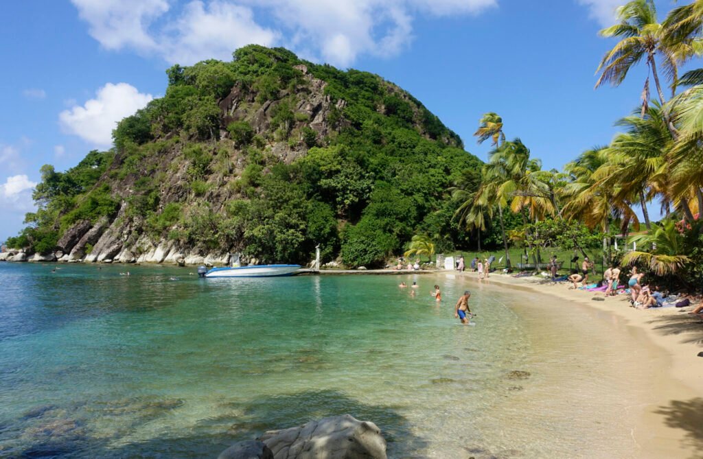 Explorez la plage du Pain de Sucre en Guadeloupe